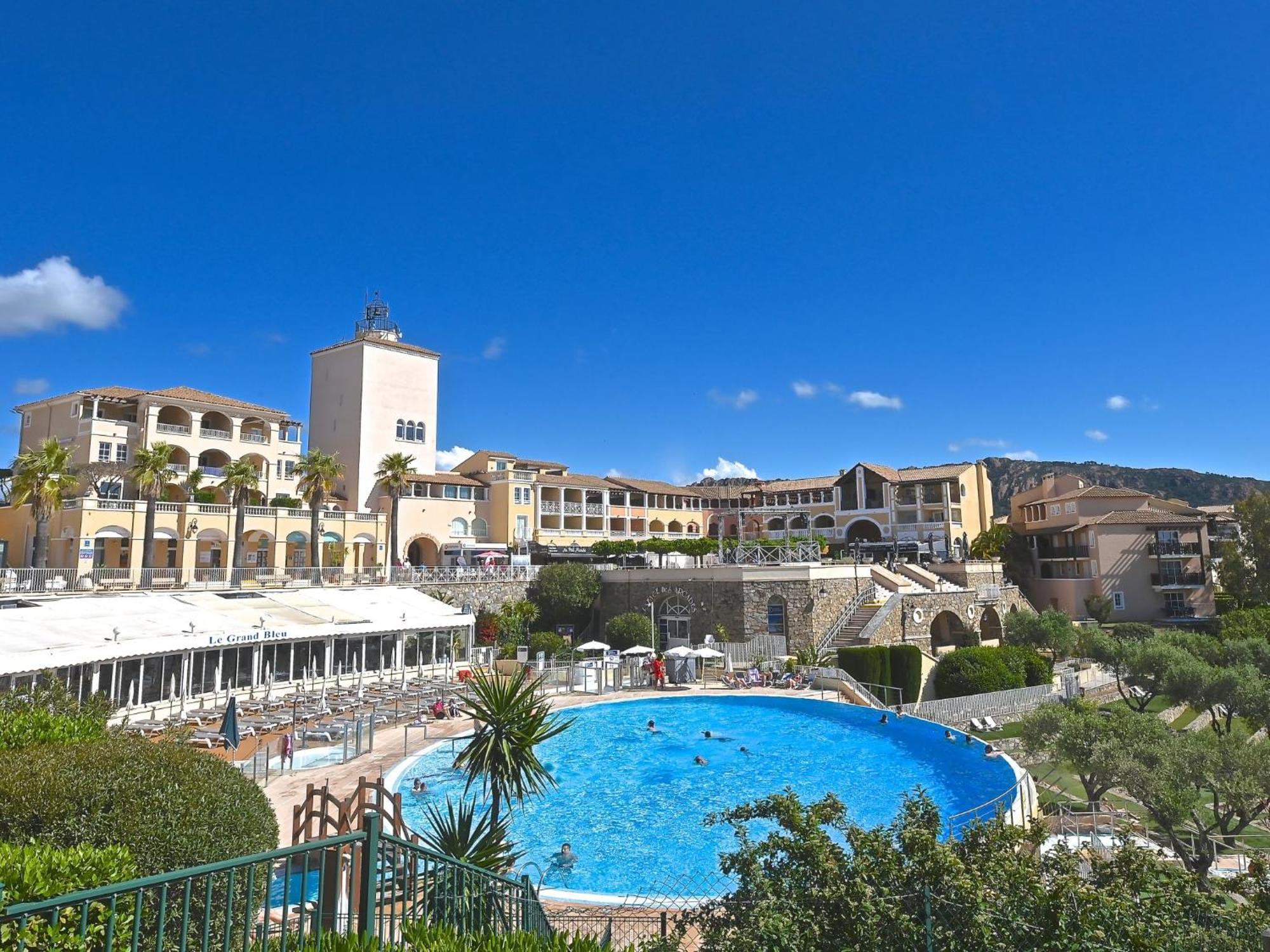 Apartment Village Cap Esterel - Le Village-53 By Interhome Saint-Raphael  Bagian luar foto